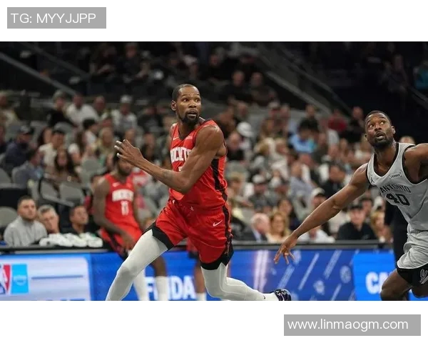 休斯顿火箭五连胜遭圣安东尼奥马刺终结，杜兰特手感冰凉乌度卡临场调整引争议